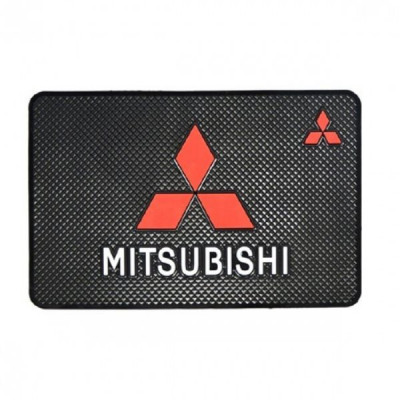 Коврик на панель авто MITSUBISHI противоскользящий (20х13см)