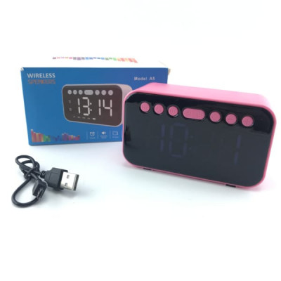 Портативная колонка+часы A5 Pink светодиодный дисплей, будильник, Bluetooth 4,2.Рабочий диапазон:10м.Встроенный литиевый аккумулятор 500 мАч.Время зарядки: 3-4ч.Время работы: 4-5ч.Размер: 118ммх68ммх45мм.Micro SD/TF/AUX/FM радио