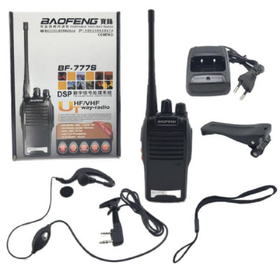 Рация Baofeng BF-777S+гарнитура (UHF) Диапазон частот: UHF(400-470 МГц); Выходная мощность: 5W; Дальность вещания: 5 км; Память каналов: 16; Вес: 170г; Размер: 98х57х29 мм; Материал: пластик